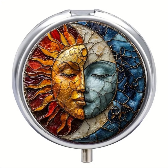 SUN & MOON TRAVEL PILL BOX - Picture 1 of 5